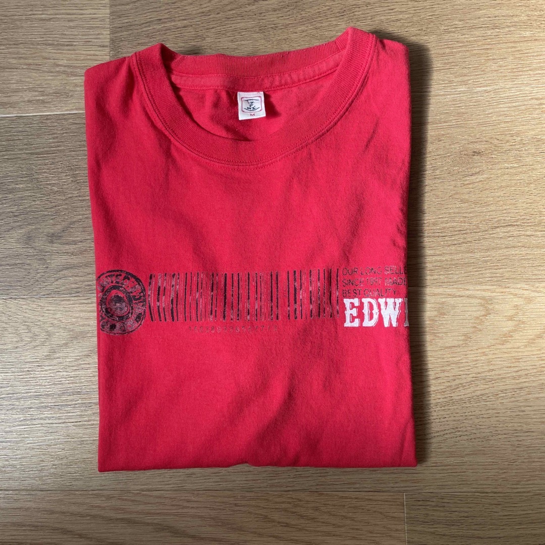 EDWIN(エドウィン)のエドウィン　Tシャツ　赤　　M　　目立った汚れなし メンズのトップス(Tシャツ/カットソー(半袖/袖なし))の商品写真