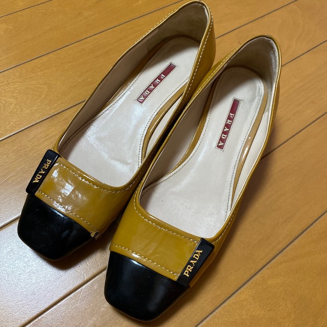 プラダ　PRADA パンプス