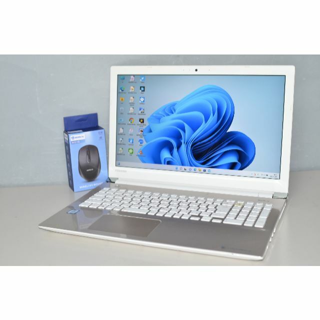 東芝 T65/DG core i7-7500U/メモリ8GB/SSD512GB