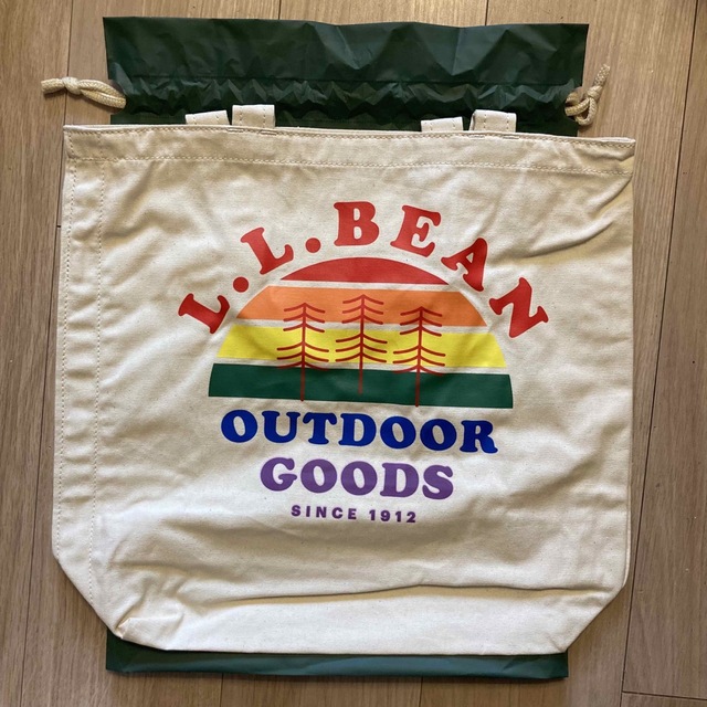 L.L.Bean(エルエルビーン)の【新品・未使用】llbean  ウィケッド・ショッパー・トート　Pride レディースのバッグ(トートバッグ)の商品写真