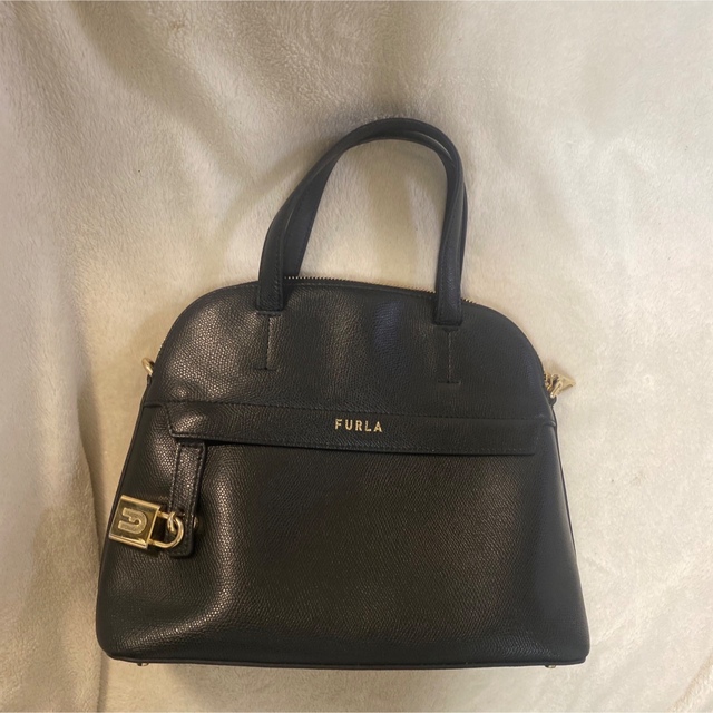 Furla(フルラ)のFURLA PIPER ブラック ハンドバッグ 人気モデル レディースのバッグ(ハンドバッグ)の商品写真