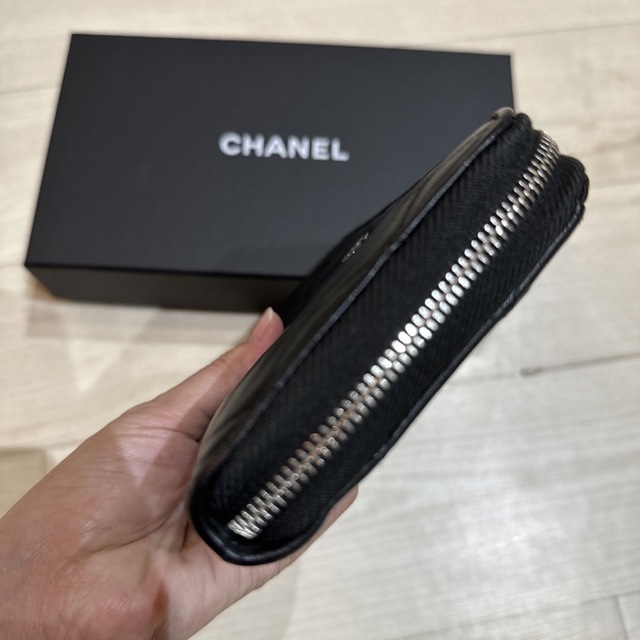 CHANEL(シャネル)のCHANEL 新型　タイムレスクラシック　ラウンド　ラムスキン長財布 レディースのファッション小物(財布)の商品写真