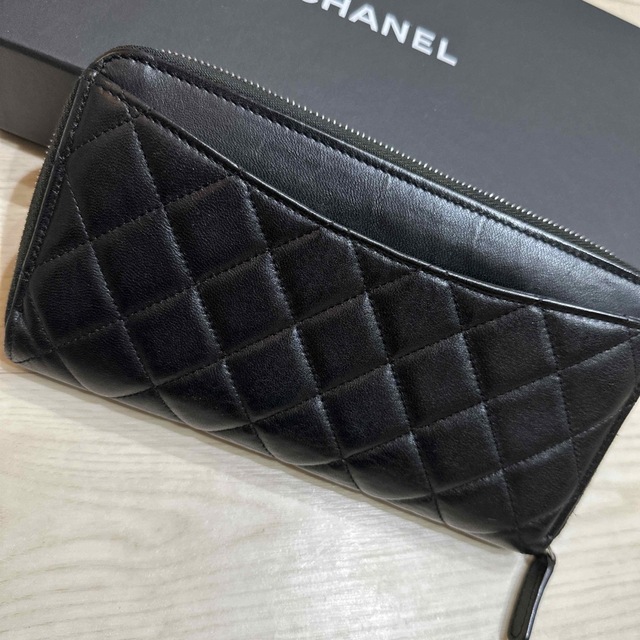 CHANEL(シャネル)のCHANEL 新型　タイムレスクラシック　ラウンド　ラムスキン長財布 レディースのファッション小物(財布)の商品写真