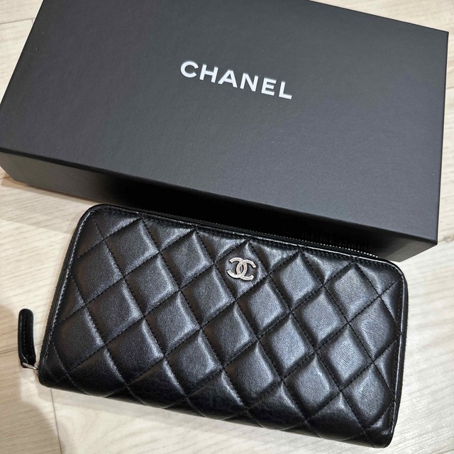 CHANEL(シャネル)のCHANEL 新型　タイムレスクラシック　ラウンド　ラムスキン長財布 レディースのファッション小物(財布)の商品写真