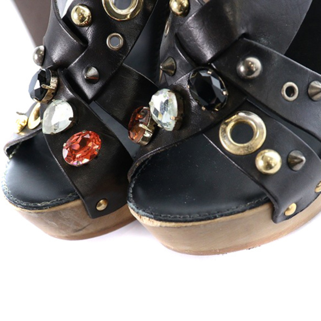DOLCE&GABBANA(ドルチェアンドガッバーナ)のドルチェ&ガッバーナ ドルガバ ビジュースタッズサンダル 35 22cm 黒 レディースの靴/シューズ(サンダル)の商品写真