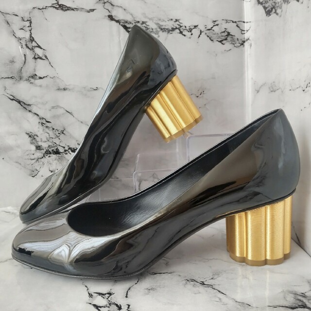Salvatore Ferragamo - 【極美品】*Ferragamo*フラワーヒール