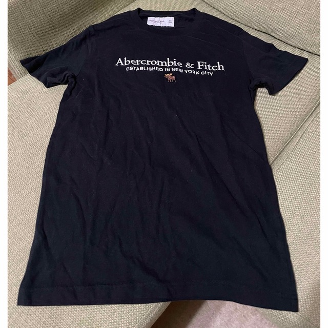 Abercrombie&Fitch(アバクロンビーアンドフィッチ)の⭐️新品アバクロ　ブラックTシャツ　XS⭐️ メンズのトップス(Tシャツ/カットソー(半袖/袖なし))の商品写真