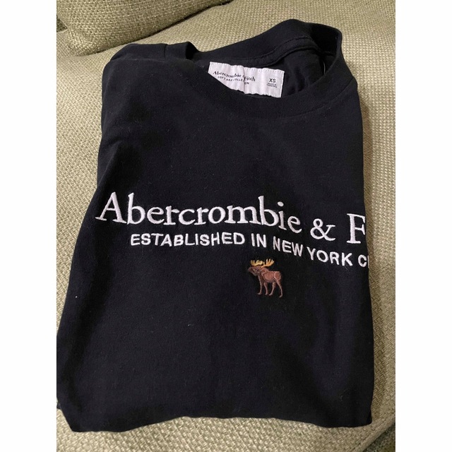 Abercrombie&Fitch(アバクロンビーアンドフィッチ)の⭐️新品アバクロ　ブラックTシャツ　XS⭐️ メンズのトップス(Tシャツ/カットソー(半袖/袖なし))の商品写真