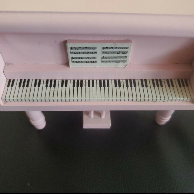 ピアノ型オルゴール インテリア/住まい/日用品のインテリア小物(オルゴール)の商品写真