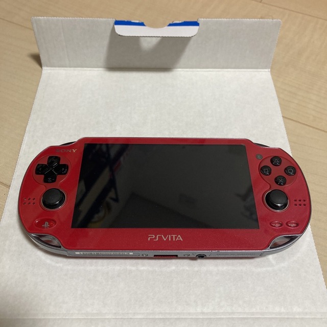 PlayStation Vita(プレイステーションヴィータ)のPlayStationVita 3G/Wi-Fiモデル コズミック・レッド限定版 エンタメ/ホビーのゲームソフト/ゲーム機本体(携帯用ゲーム機本体)の商品写真