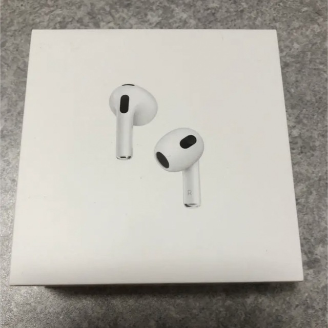 Apple(アップル)のAirPods 第3世代 スマホ/家電/カメラのオーディオ機器(ヘッドフォン/イヤフォン)の商品写真