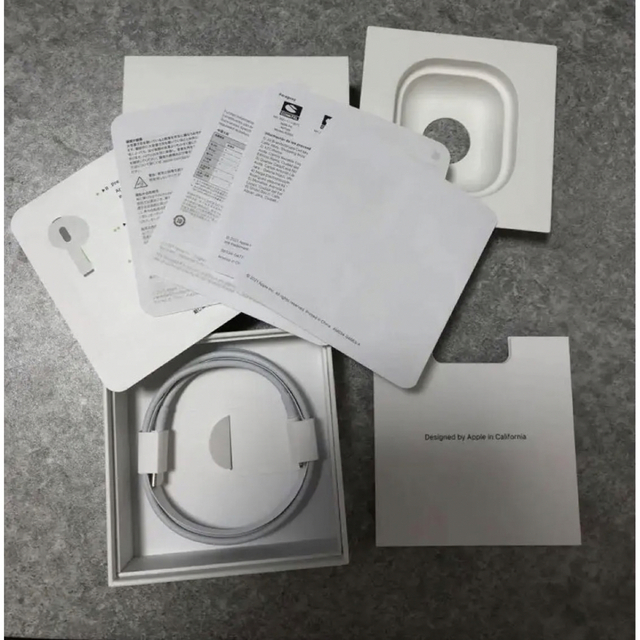 Apple(アップル)のAirPods 第3世代 スマホ/家電/カメラのオーディオ機器(ヘッドフォン/イヤフォン)の商品写真