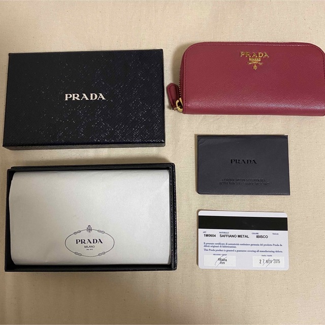 PRADA キーケース　ピンク