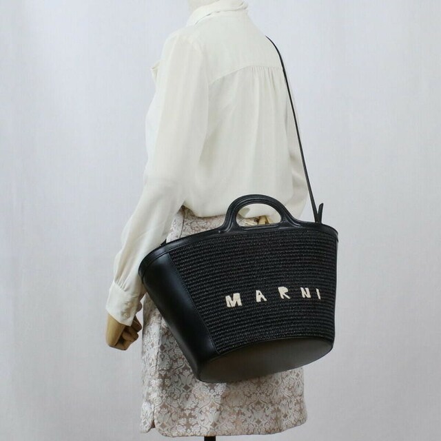 Marni(マルニ)のマルニ カゴバッグ BMMP0068Q0 P3860 00N99 ブラック レディースのバッグ(かごバッグ/ストローバッグ)の商品写真