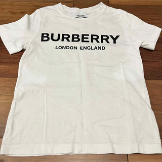 バーバリー(BURBERRY)のバーバリージャパン　BURBERRY  ロゴ　白　ホワイト　Tシャツ　6Y(Tシャツ/カットソー)