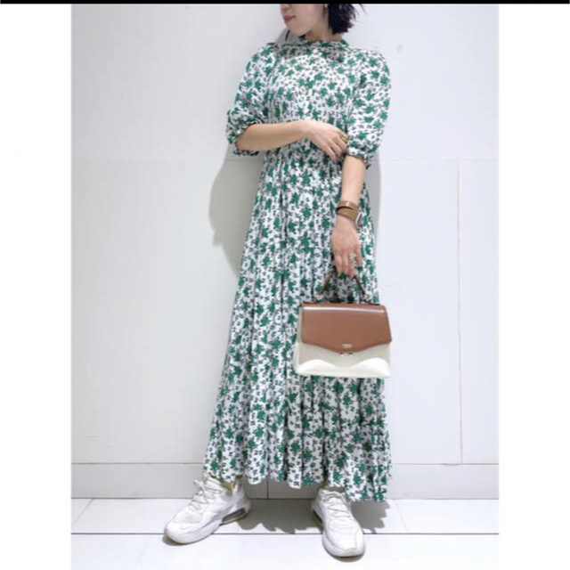 ZARA(ザラ)の即完売！神崎恵さん着用♡ZARA花柄ロングワンピース レディースのワンピース(ロングワンピース/マキシワンピース)の商品写真