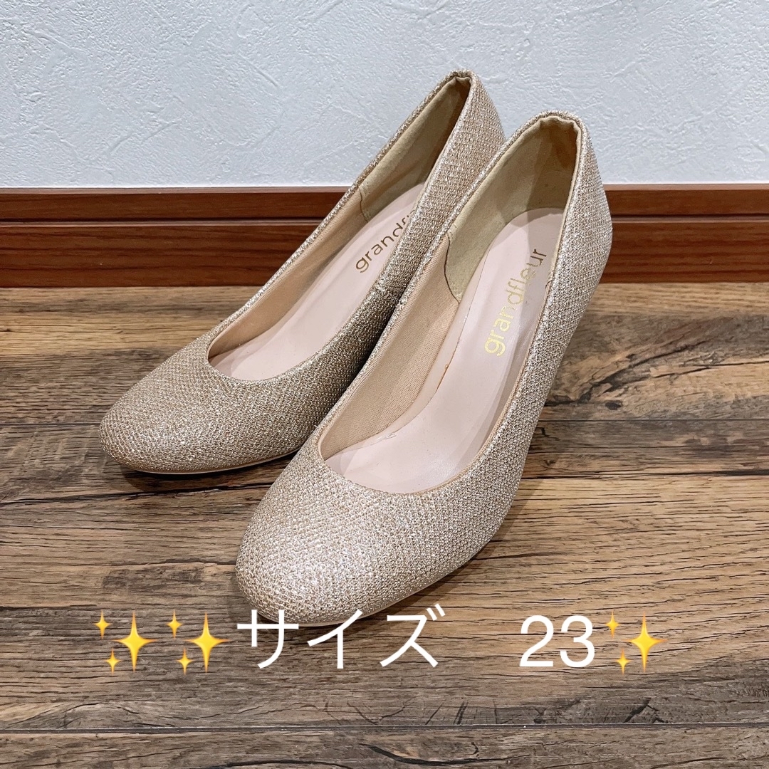 ゴールドパンプス✨美品✨かかとゴールドライン入✨結婚式　パーティー✨サイズ23 レディースの靴/シューズ(ハイヒール/パンプス)の商品写真