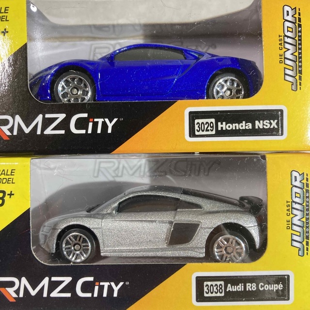 AUDI(アウディ)のミニカー2種セット　RMZ City エンタメ/ホビーのおもちゃ/ぬいぐるみ(ミニカー)の商品写真