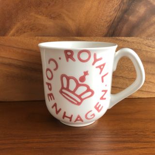 ロイヤルコペンハーゲン(ROYAL COPENHAGEN)のロイヤルコペンハーゲン　シグネチャー　　マグカップ　ピンク(食器)