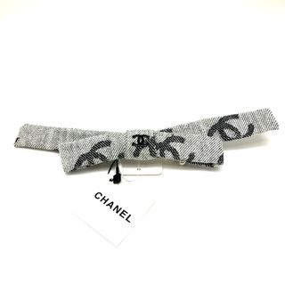 シャネル(CHANEL)のCHANEL シャネル バレッタ 22S キャンバス ホワイト(バレッタ/ヘアクリップ)