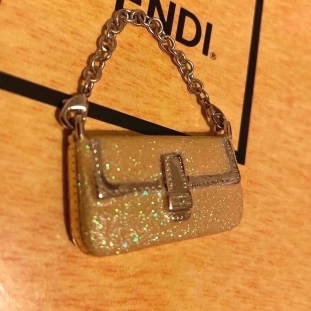 FENDI - 未使用 フェンディ チャーム マンマバケットモチーフ FENDI - 未使用 フェンディ チャーム マンマバケットモチーフ