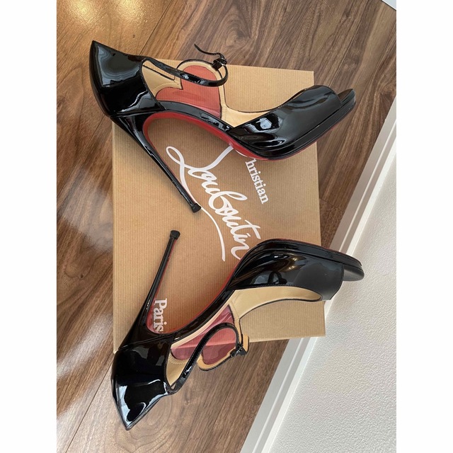 Christian Louboutin(クリスチャンルブタン)のルブタン　37.5  ストラップパンプス　 レディースの靴/シューズ(ハイヒール/パンプス)の商品写真