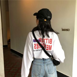 ビックシルエット長袖Tシャツ　ホワイト　バックロゴプリント(Tシャツ(長袖/七分))