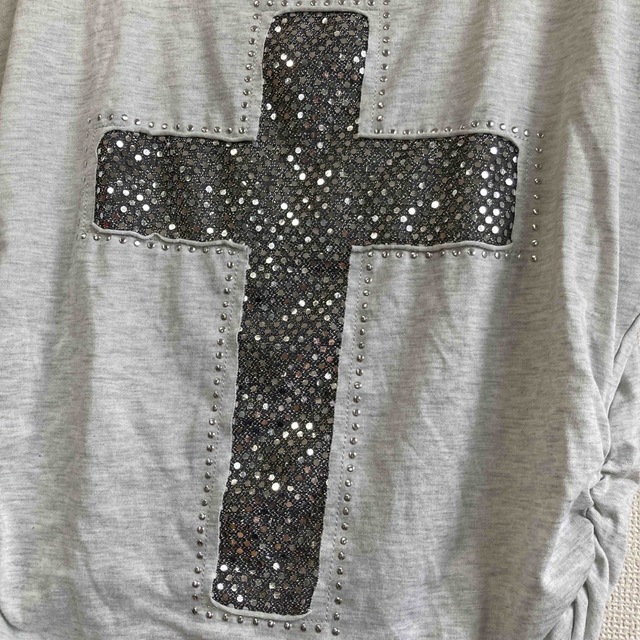 Avail(アベイル)のAvail アベイル Tシャツ クロス スパンコール レディースのトップス(Tシャツ(半袖/袖なし))の商品写真
