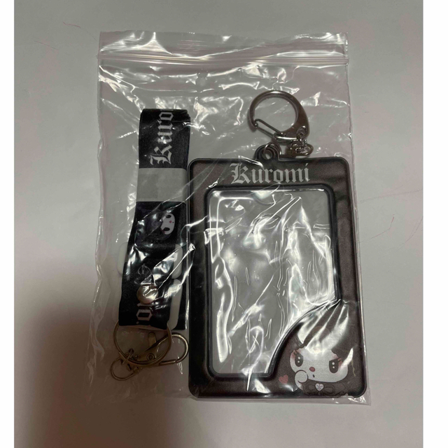 サンリオ(サンリオ)の匿名配送⭐︎新品⭐︎真夜中のメロクロ⭐︎フォトホルダー&ネックストラップ エンタメ/ホビーのおもちゃ/ぬいぐるみ(キャラクターグッズ)の商品写真