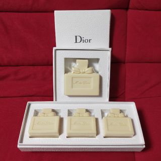 送料無料/新品】 ディオール Dior セット シルキーソープ トレイ