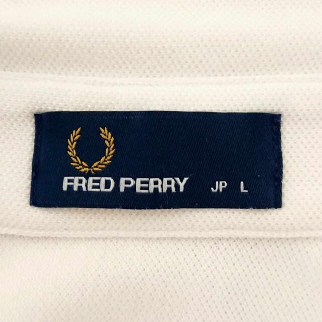 FRED PERRY(フレッドペリー)のフレッドペリー ワンポイント 刺繍 ロゴ ポケット付 鹿の子 半袖ポロシャツ メンズのトップス(ポロシャツ)の商品写真