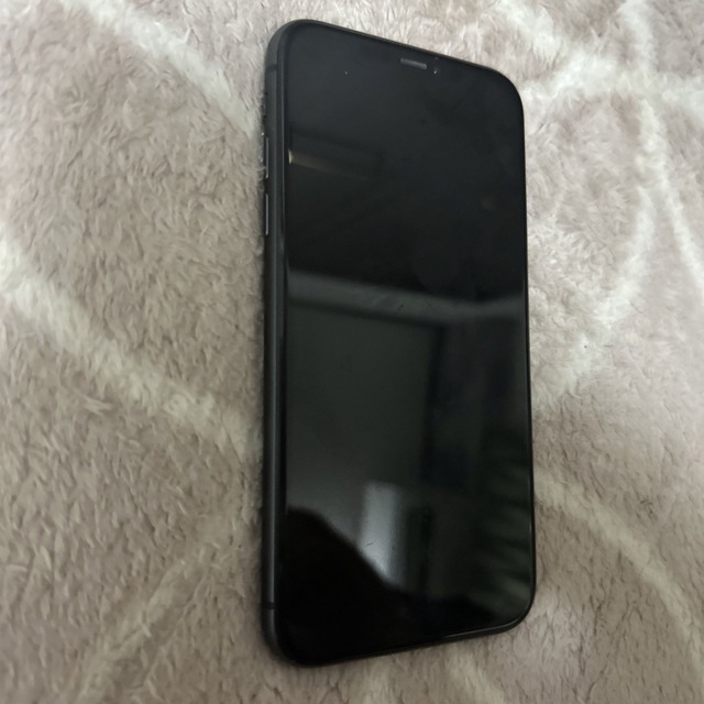 iPhone 11 ブラック 64GB au SIMフリー