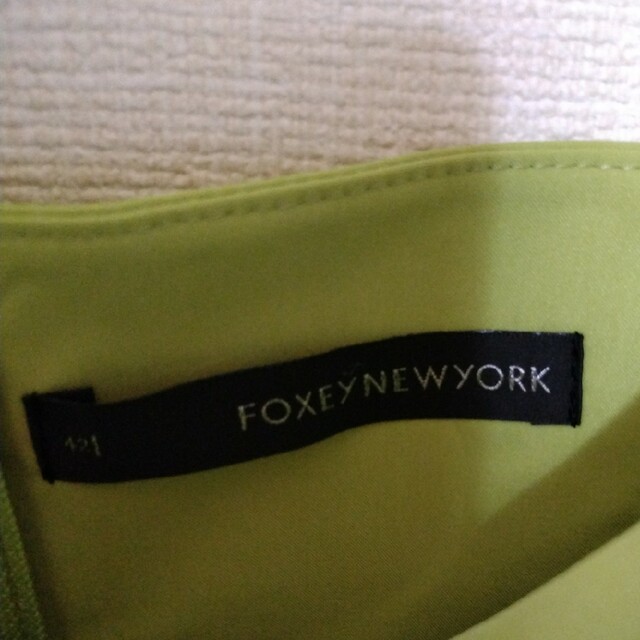 FOXEY(フォクシー)の定価10万円程度★綺麗★フォクシー★イエローグリーンデザインワンピース レディースのワンピース(ロングワンピース/マキシワンピース)の商品写真