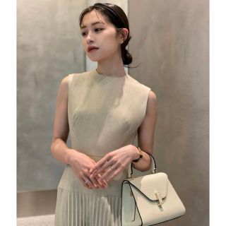 新品・タグ付】 laubeblanc Belted Pleats Dress | tubosoliveira.com.br
