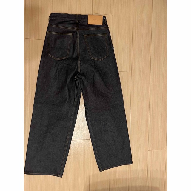 COMOLI(コモリ)のSUBLATIONS【INDIGO】2TUCK WIDE DENIM PANTS メンズのパンツ(デニム/ジーンズ)の商品写真