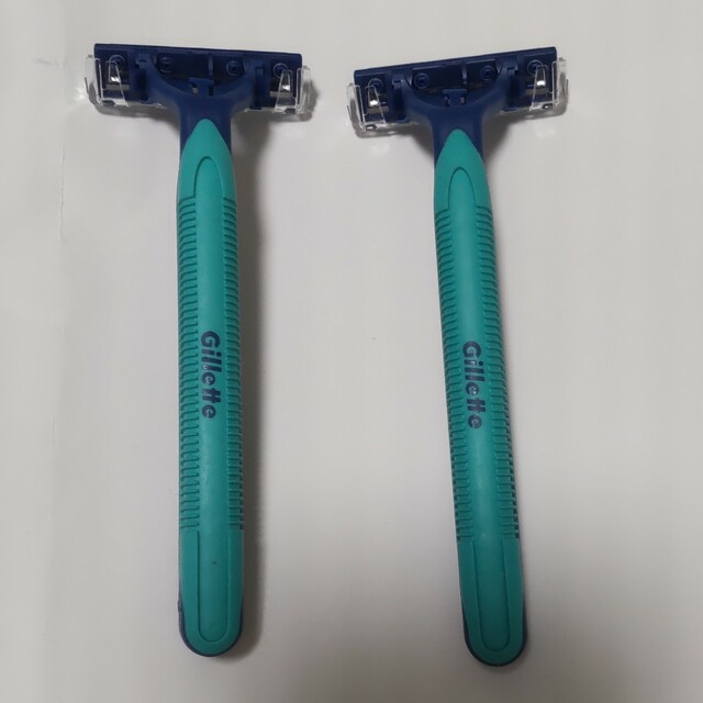 使い捨て シェーバー gillette コスメ/美容のシェービング(カミソリ)の商品写真