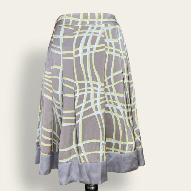 MICHEL KLEIN(ミッシェルクラン)の【極美品】ミッシェルクラン　幾何学柄ソフトプリーツ　フレアスカート レディースのスカート(ロングスカート)の商品写真