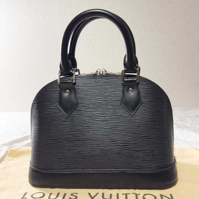 LOUIS VUITTON(ルイヴィトン)のルイヴィトン アルマ BB エピ ショルダーバッグ ハンドバッグ スモール 黒 レディースのバッグ(ハンドバッグ)の商品写真