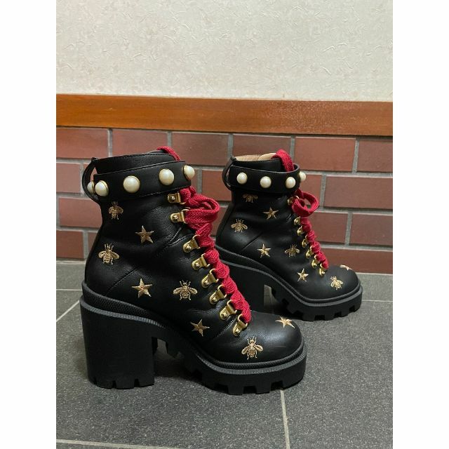 GUCCI - 【日本未入荷】ほぼ未使用 Gucci グッチ ビー パール GUCCI - 【日本未入荷】ほぼ未使用 Gucci グッチ ビー パール