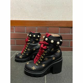 グッチ(Gucci)の【日本未入荷】ほぼ未使用 Gucci グッチ ビー パール ブーツ(ブーツ)