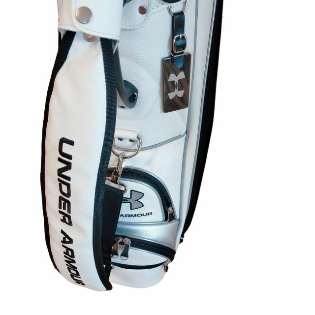 UNDER ARMOUR(アンダーアーマー)の希少!! アンダーアーマー ゴルフ 9.0型 バッグ  ツアーモデル 白×銀 スポーツ/アウトドアのゴルフ(バッグ)の商品写真