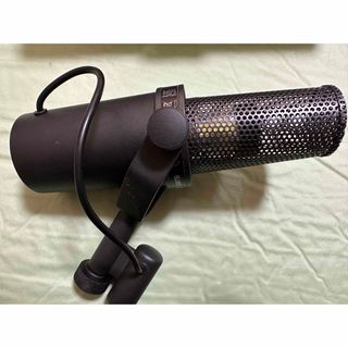 SHURE 単一指向性ダイナミック型マイクロホン SM7B マイクの通販 by 雛