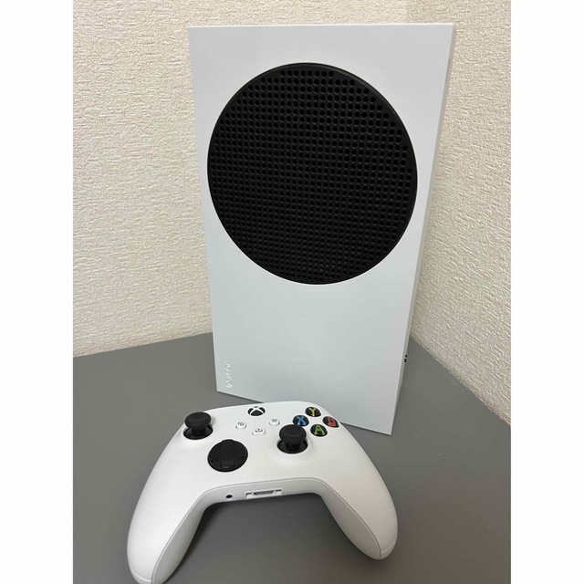 Xbox(エックスボックス)のXbox series s エンタメ/ホビーのゲームソフト/ゲーム機本体(家庭用ゲーム機本体)の商品写真