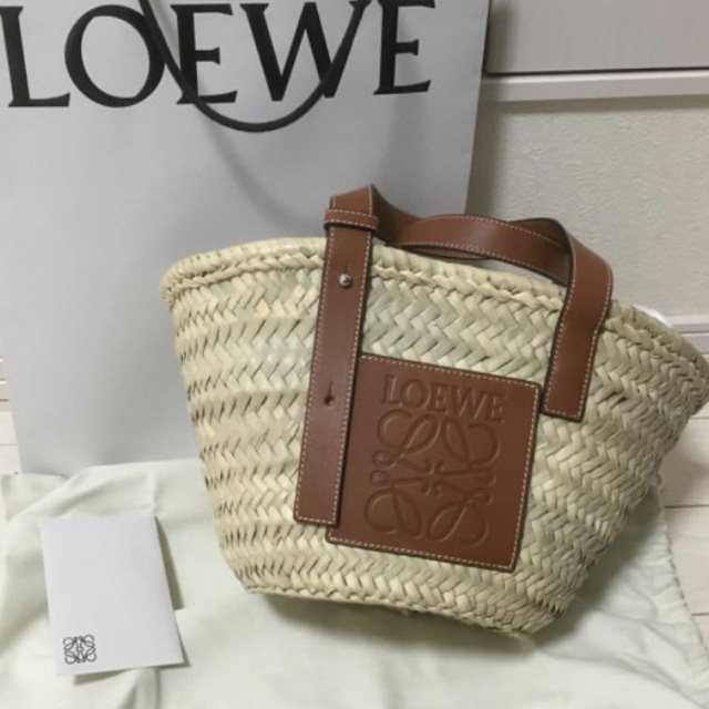 ほぼ新品♡Loewe♡ロエベカゴバックブラウン♡大人気デザイン tic