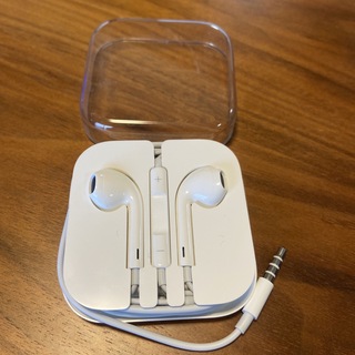 アップル(Apple)のApple(アップル)純正イヤホン(マイク・音量調整) 3.5mmミニプラグ(ヘッドフォン/イヤフォン)