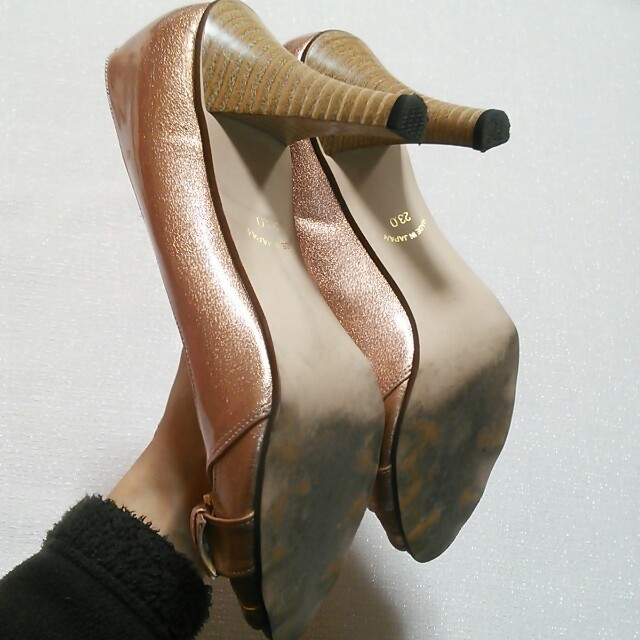 美品♡ピンクゴールドメタリックパンプス♡ レディースの靴/シューズ(ハイヒール/パンプス)の商品写真