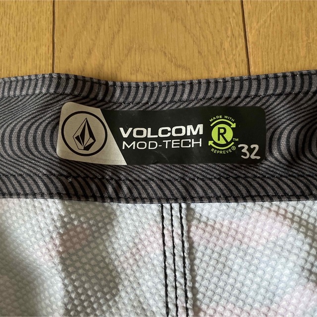 volcom(ボルコム)のボルコム VOLCOM メンズ ボード ショーツ サーフ トランクス 32インチ スポーツ/アウトドアのスポーツ/アウトドア その他(サーフィン)の商品写真