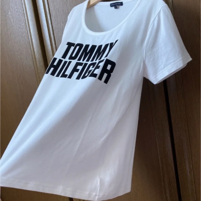 TOMMY HILFIGER(トミーヒルフィガー)のトミーヒルフィガー  半袖　シャツ　Tシャツ　ブランド　ロゴ　春　夏 キッズ/ベビー/マタニティのキッズ服女の子用(90cm~)(Tシャツ/カットソー)の商品写真