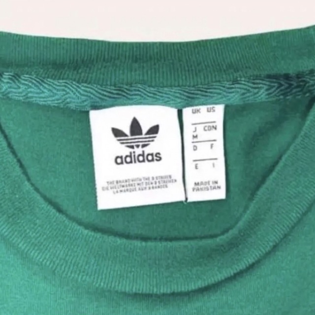 adidas(アディダス)のadidas オリジナル ロゴT半袖 グリーン M 【美品】 レディースのトップス(Tシャツ(半袖/袖なし))の商品写真