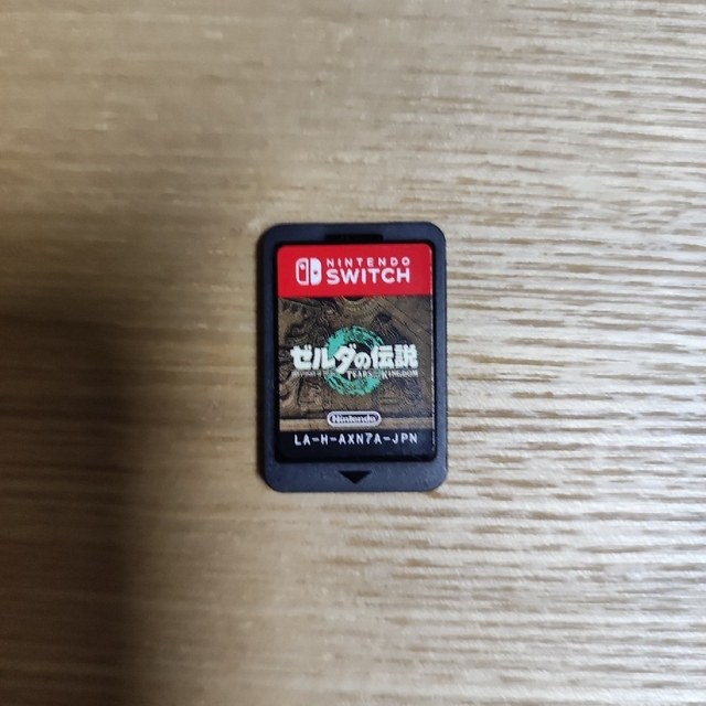 美品　ゼルダの伝説　ティアーズ オブ ザ キングダム Switch エンタメ/ホビーのゲームソフト/ゲーム機本体(家庭用ゲームソフト)の商品写真